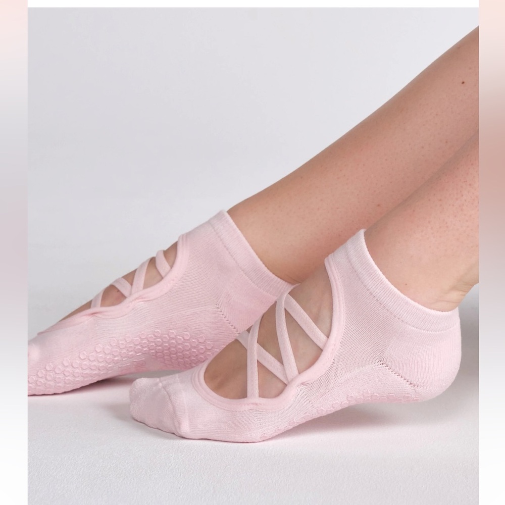 NWTs lucky honey ballet inspired isla grip sock in ballet pink 🩰 - Picture 3 of 7